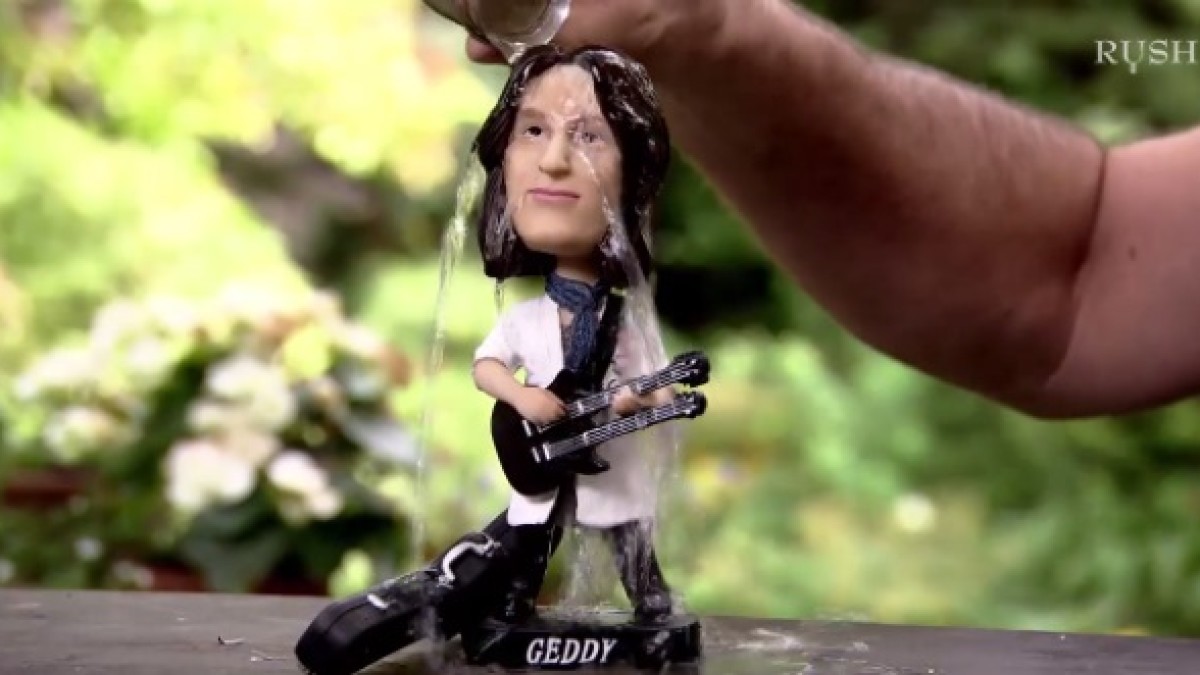 Geddy Lee Accepts Les Claypool's ALS Ice Bucket Challenge