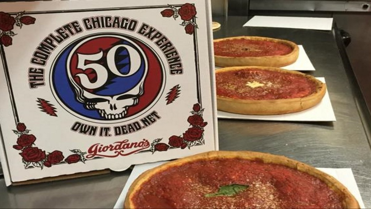 Famous Chicago Pizzeria Offers Grateful Dead Boxes