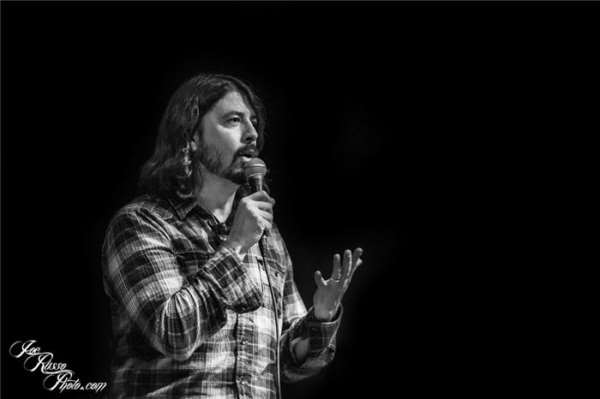 Dave Grohl Has Advice For Spotify-Hating Musicians