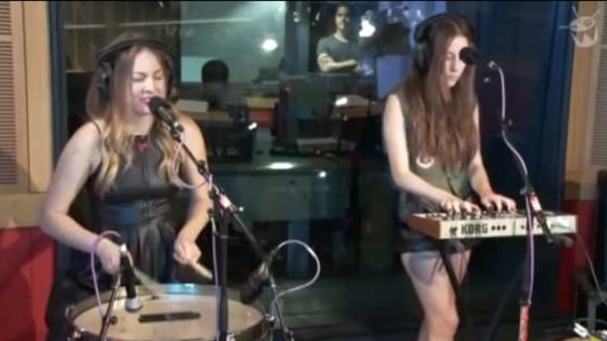 Cover Alert | HAIM Tackle Sheryl Crow
