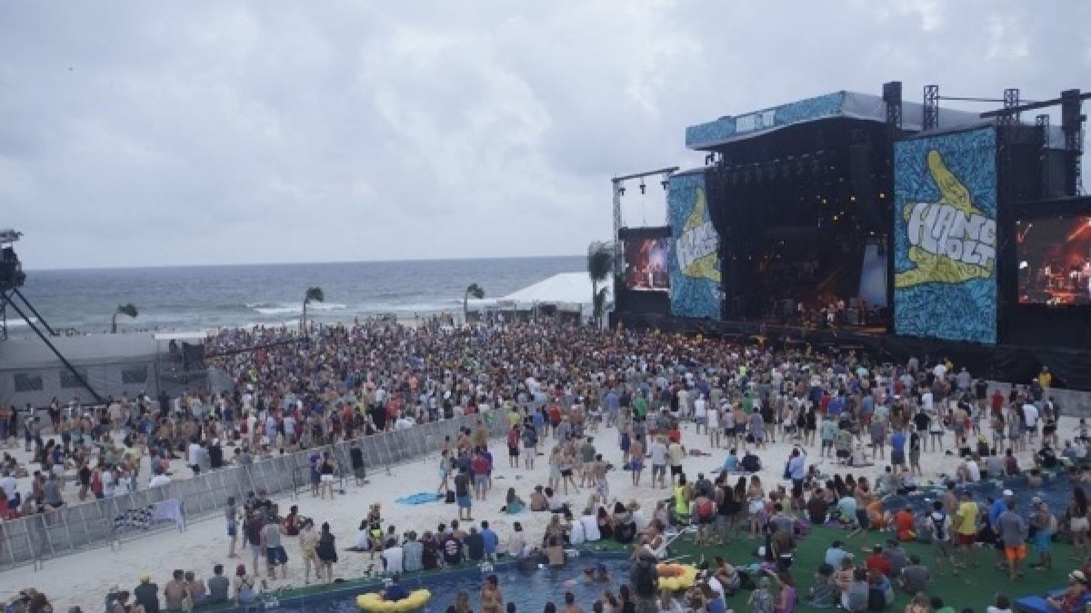 Cover Alert | The Covers Of Hangout Music Festival 2015