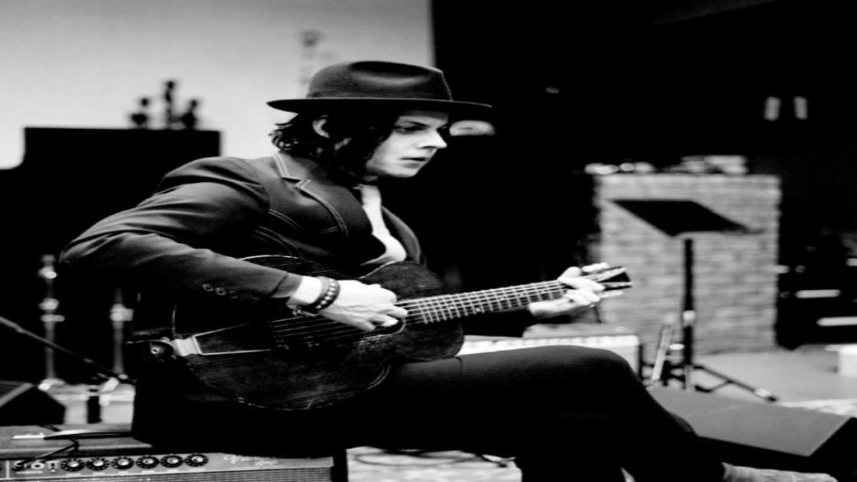 Jack White To Begin Live Hiatus After First-Ever Acoustic Shows