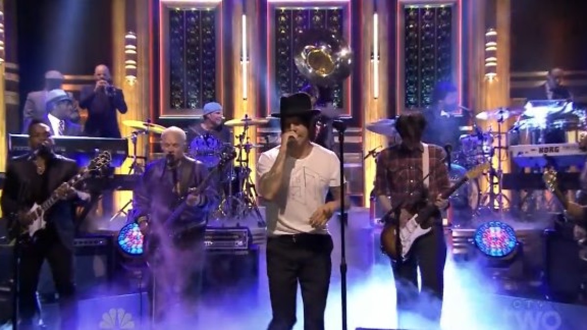 DVR Alert | Anthony Kiedis To Perform With The Roots Tonight