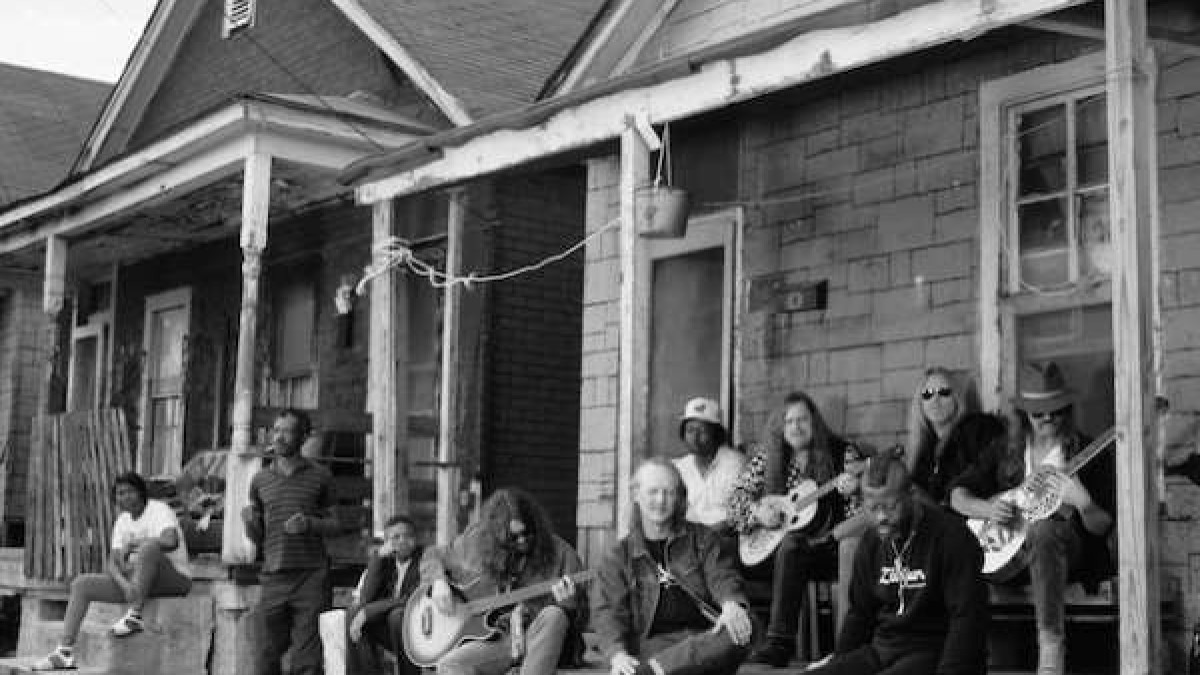 Kirk West Debuts Gallery Exhibit for Allman Beacon Run