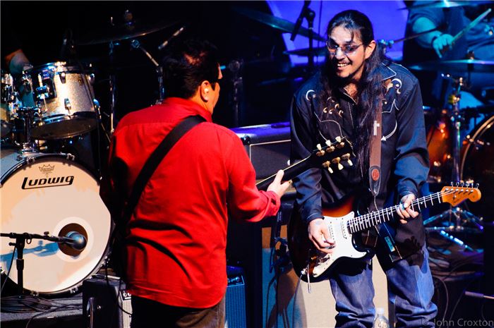 Review & Photos | Los Lobos & Los Lonely Boys | Austin