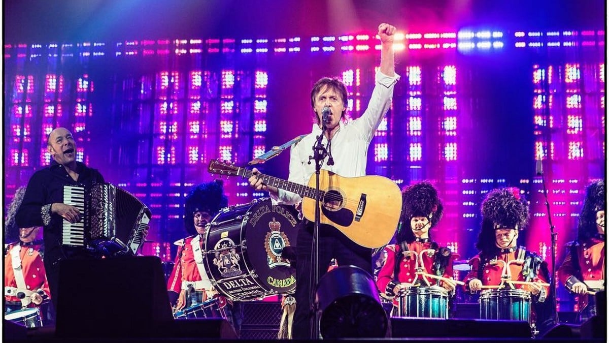 Paul McCartney Joined By Diana Krall & Pipe Band In Vancouver