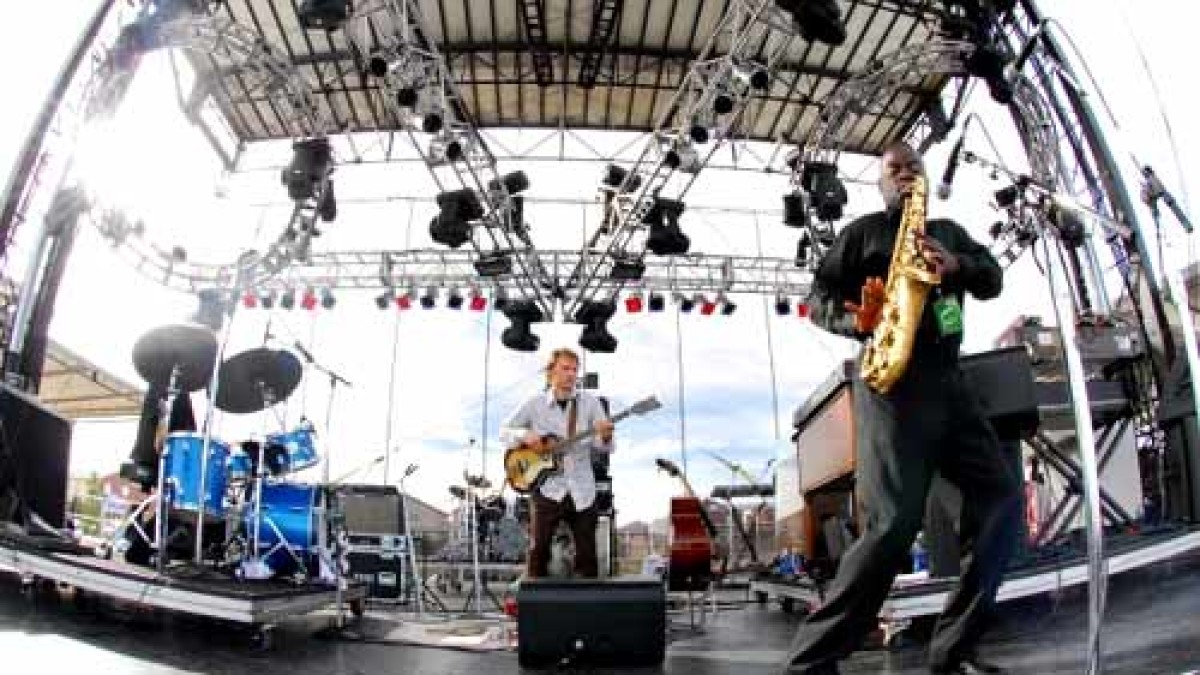 Sunday Cinema | Medeski Martin & Wood With Maceo Parker