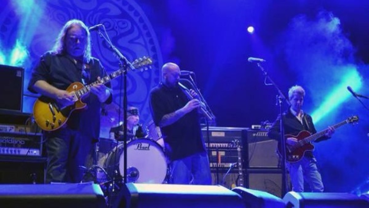 Mike Gordon Jams With Gov't Mule In Charlotte
