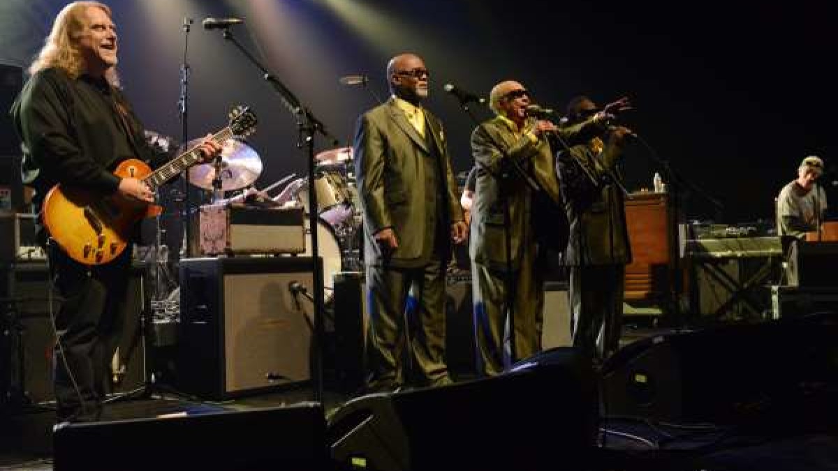 Gov't Mule Joined By Over 30 Guests In New Orleans