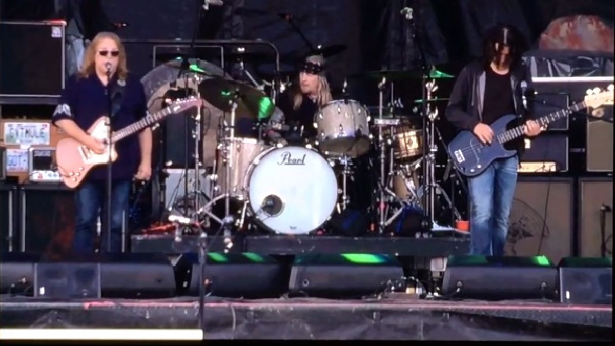 Cover Alert | Gov't Mule Busts Out No Quarter At Phases