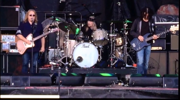 Cover Alert | Gov't Mule Busts Out No Quarter At Phases