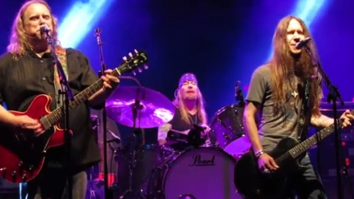 Blackberry Smoke Guitarist Joins Gov't Mule For Can't You See
