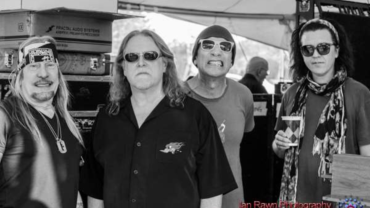 Cover Alert | Derek Trucks Guests With Gov't Mule On Stratus