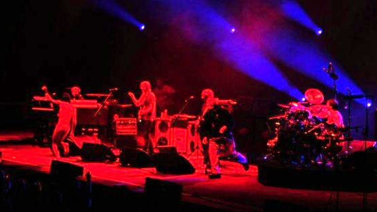 Flashback | Naked Guy Crashes Phish Show In Charlottesville