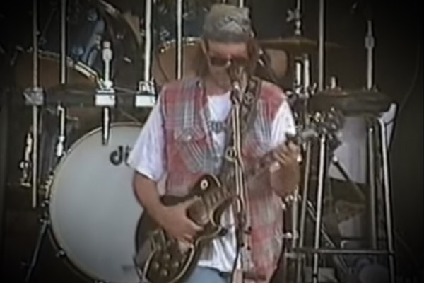 Full Show Friday | Neil Young With Booker T. & MGs 1993