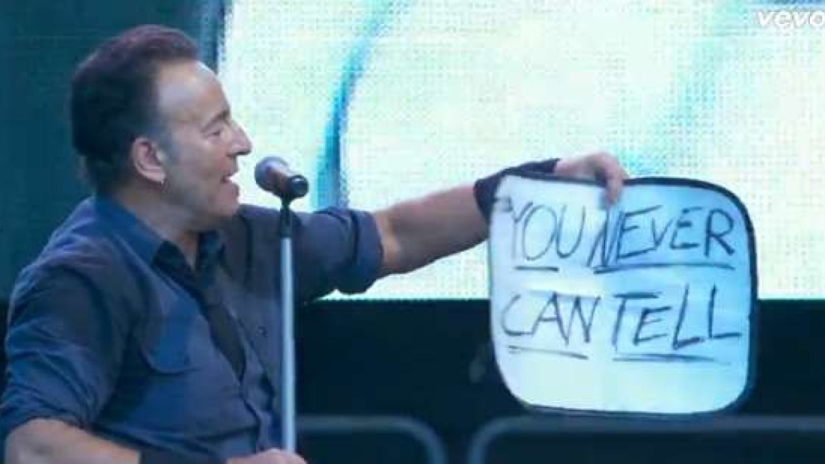 Cover Alert | Bruce Springsteen Teaches Band Chuck Berry Cover