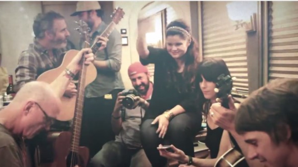 Bus Session | Gramblers Enlist Friends For One Toke Cover