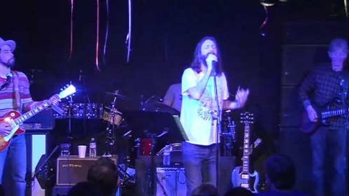 Chris Robinson Surprises Phil Lesh At Birthday Show
