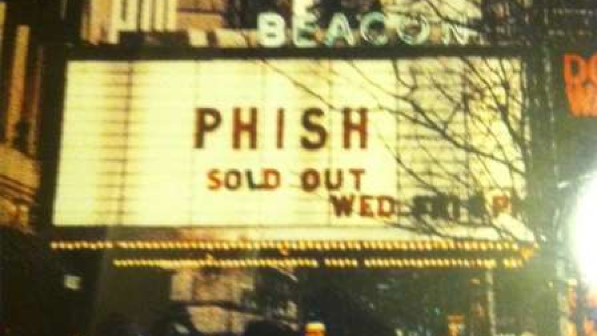 Phish Fans Start Wilson Chant On This Date In 1994