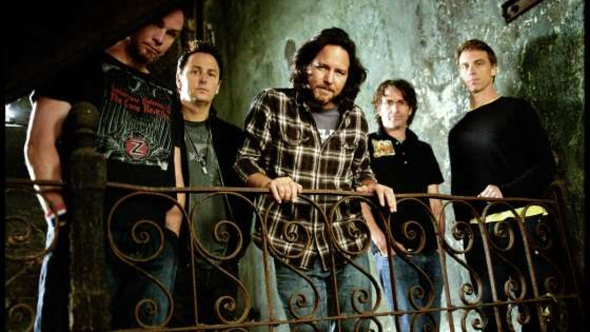 Pearl Jam Unveils Danny Clinch-Directed Video For Mind Your Manners