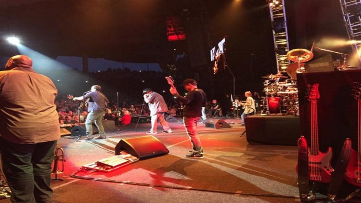 Dave Matthews Band Welcomes John Popper In Michigan