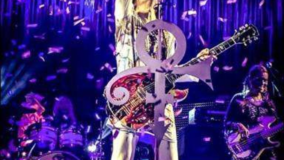 Opening Night | Prince Kicks Off Hit & Run Tour II