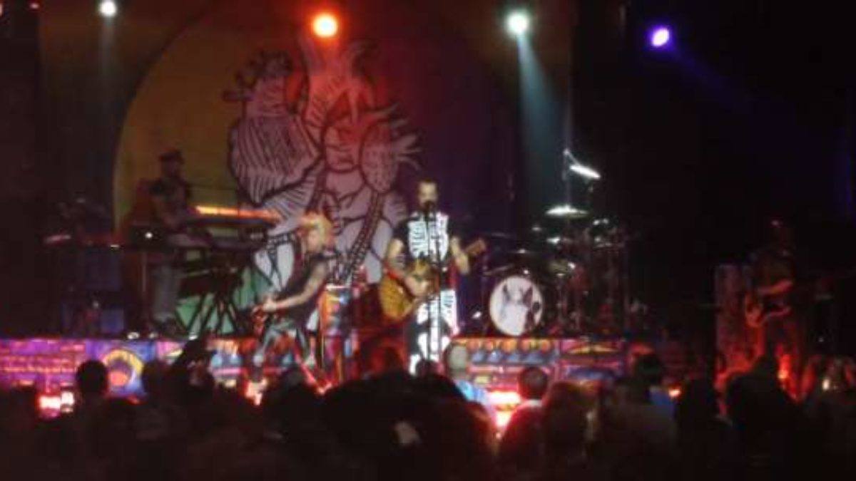 Michael Franti Pays Tribute To Lou Reed In Fort Lauderdale