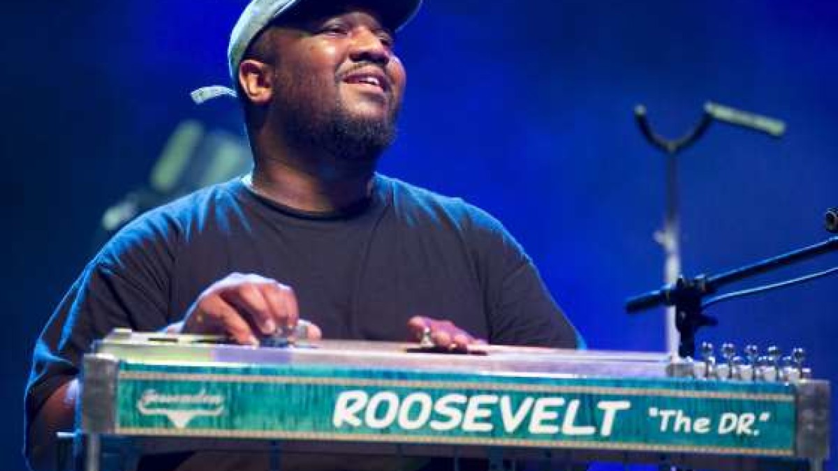 Roosevelt Collier To Perform With ARU At Christmas Jam