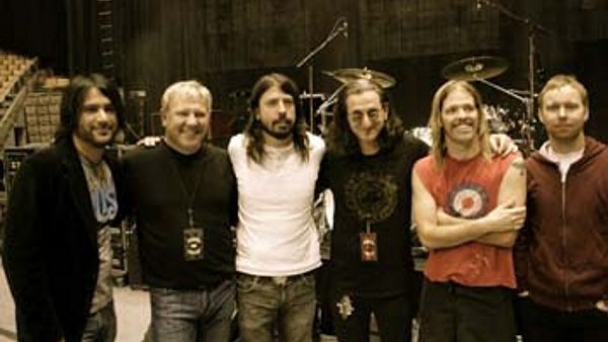 Cover Alert | Foo Fighters Perform Tom Sawyer By Rush