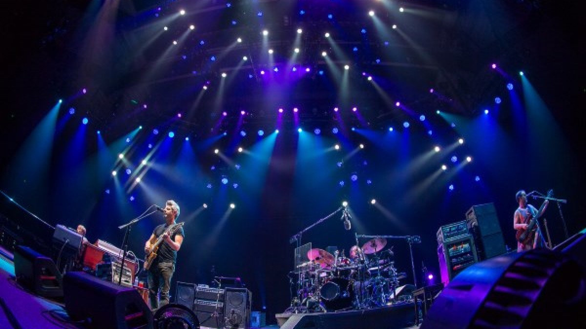 Phish Honors Fallen Fan & Giants In San Francisco | Night One
