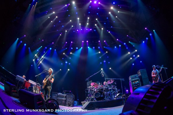 Phish Honors Fallen Fan & Giants In San Francisco | Night One