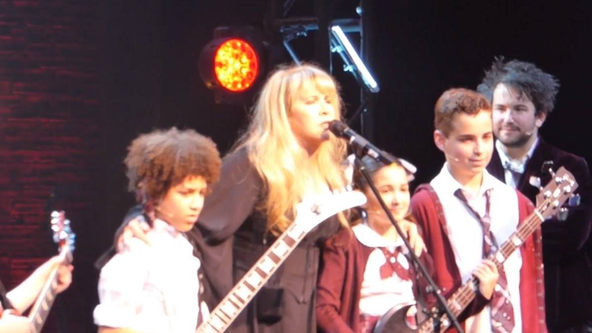 Stevie Nicks Leads 'School Of Rock' Band On Fleetwood Mac Classic