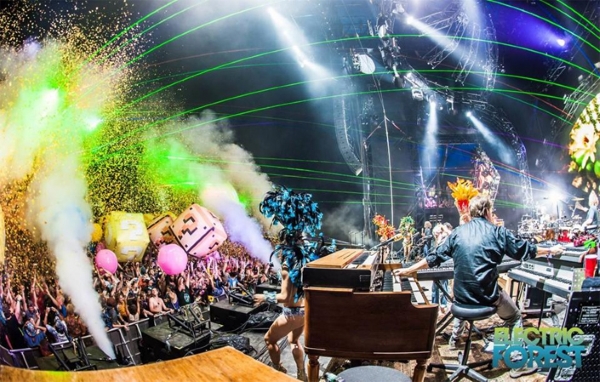 The String Cheese Incident Debuts New Song & Plays Dead
