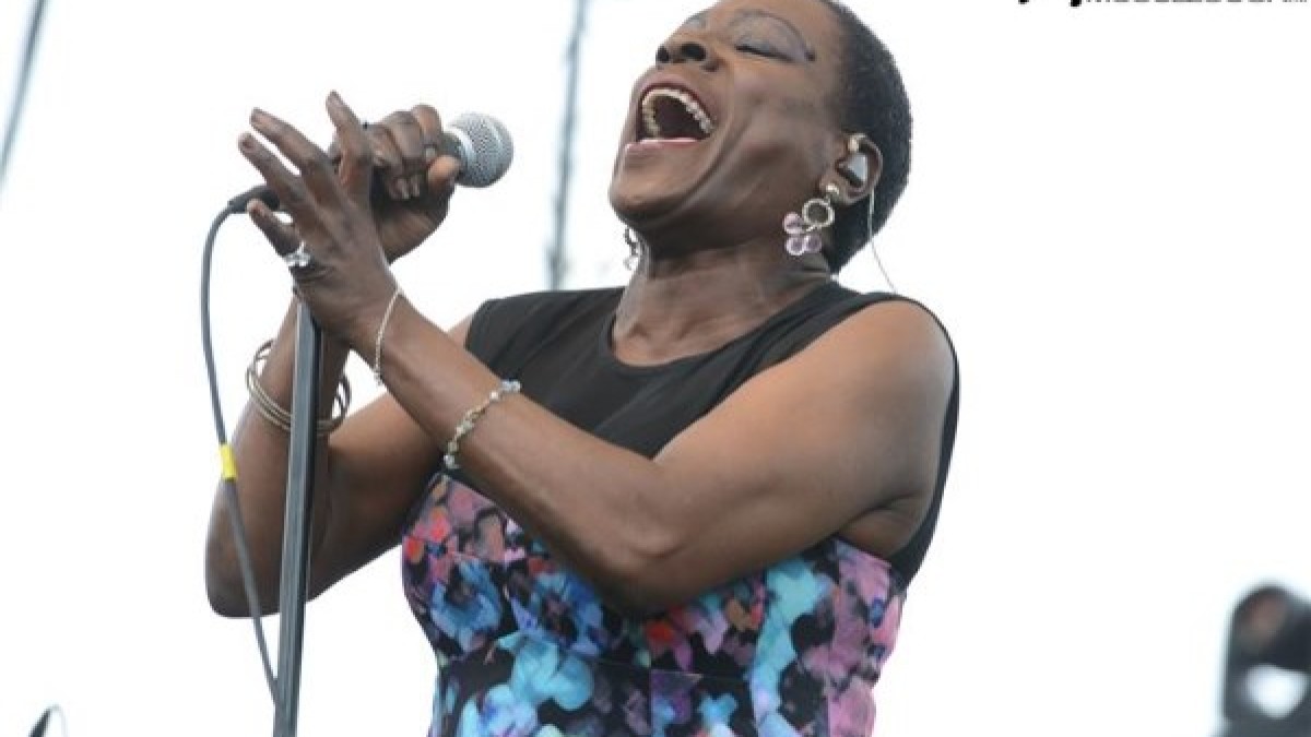 Sharon Jones & The Dap-Kings New Years At The Fillmore