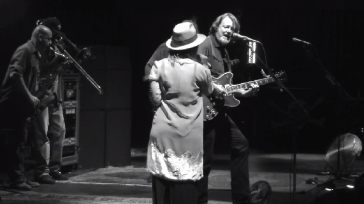 Pro-Shot Video | Widespread Panic - I Put A Spell On You