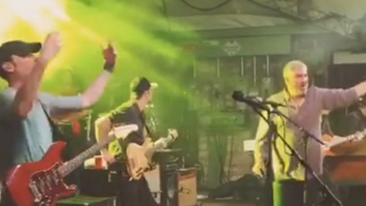 Taylor Hicks & Soul Rebels Guest With Umphreys McGee