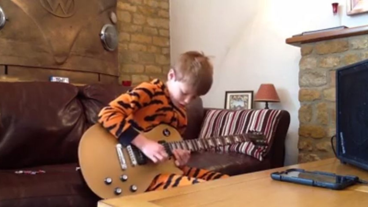 Video | 10 Year Old Toby Lee B.B. King Tribute