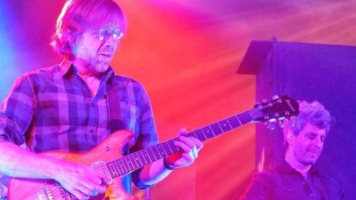 Trey Anastasio Guests With Mike Gordon In Tarrytown