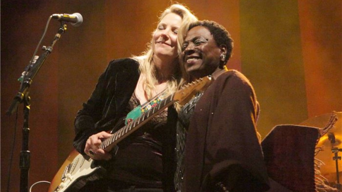 Tedeschi Trucks Band And Sharon Jones & Dap-Kings Cover Sly