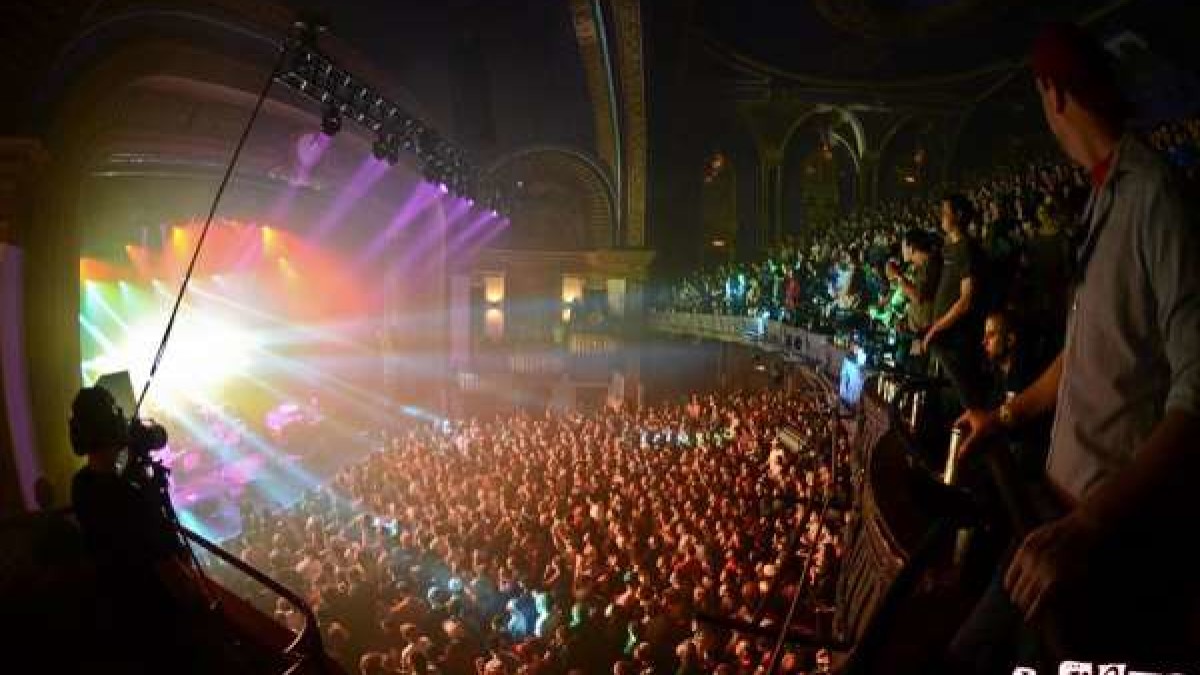 Smashing Pumpkins Drummer Guests With Umphrey's