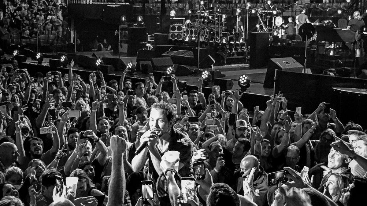 Pearl Jam Begins North American Spring Tour With Bust Outs In Sunrise