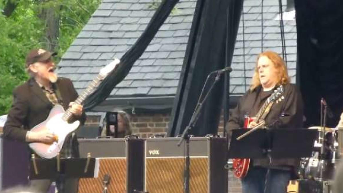 Cover Alert | Phil & Friends Cover Sweet Jane In The Park