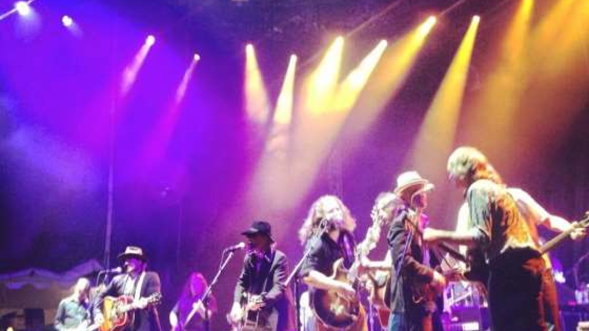 Hoboken AmericanaramA | Warren Haynes Jams With Wilco And Guests Galore