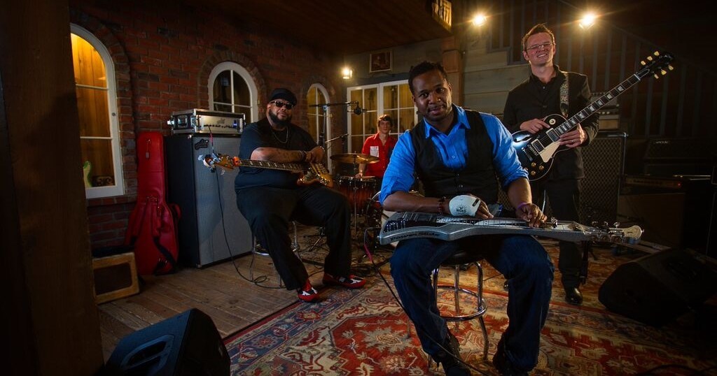 Exclusive Premiere | The Word At Guitar Center - Glory Glory