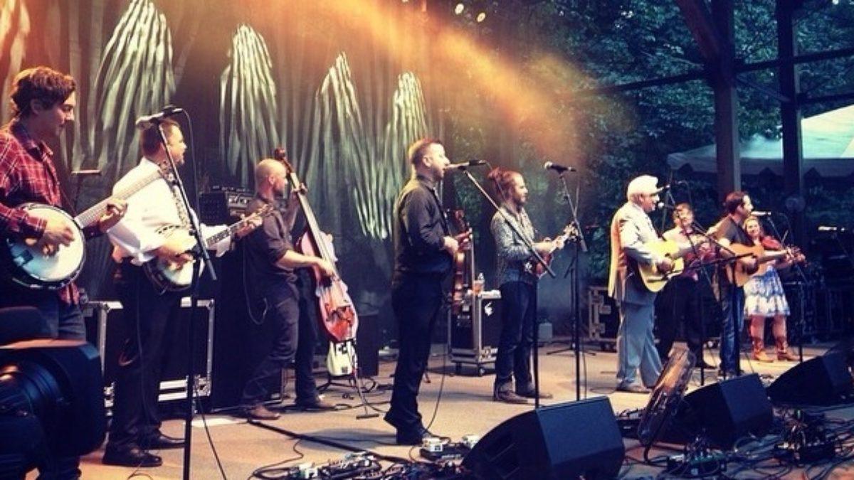 Yonder Mountain String Band Brings Out Guests At NWSS
