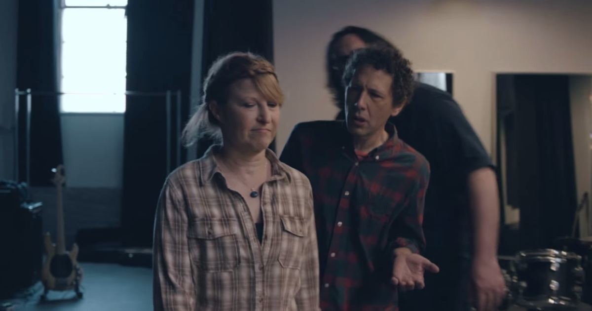 Video | Yo La Tengo - Friday I'm In Love