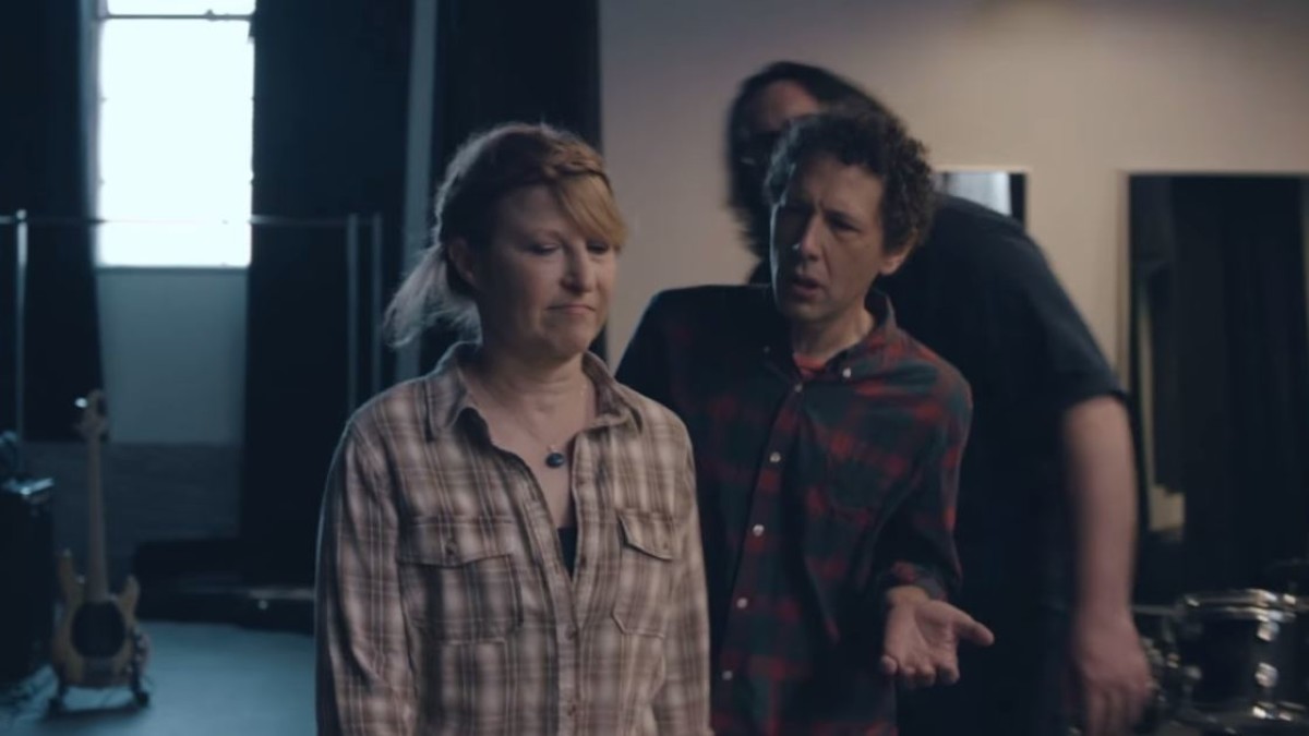 Video | Yo La Tengo - Friday I'm In Love
