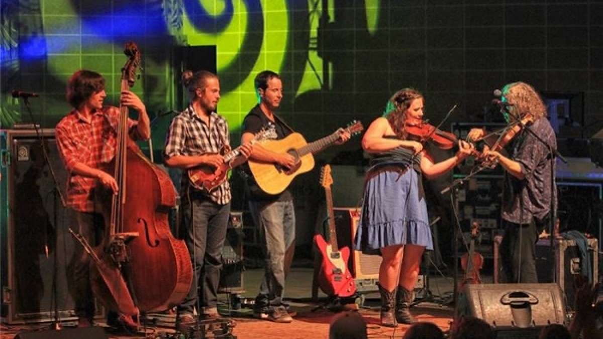 Cover Alert | Railroad Earth & Yonder Cover Neil Young