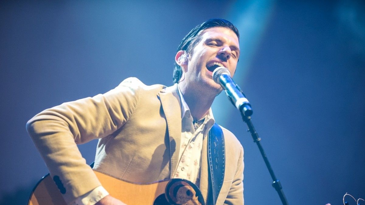 The Avett Brothers Cover Bob Dylan's 'Tangled Up In Blue'