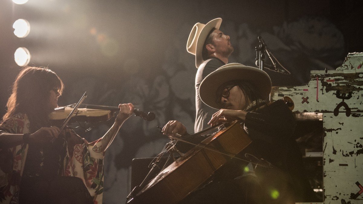 The Avett Brothers Honor Chris Cornell In Orlando
